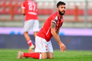 Serie B, per Iemmello del Perugia due turni di stop: 13 squalificati