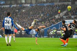 Tottenham ko, Leicester super e un gol magico ferma il Chelsea