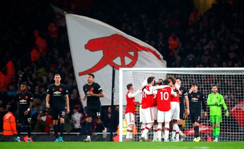 L'Arsenal vola con l'ex Milan Sokratis. Senza Pogba, crolla lo United