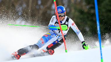 Vlhova beffa Shiffrin nello slalom di Zagabria: Curtoni 13ª