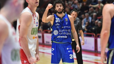 Brescia stende Venezia e vola al secondo posto, Sassari vince anche a Pistoia