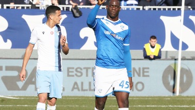 Lazio, nota ufficiale sui cori contro Balotelli: "Li condanniamo"