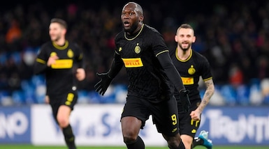 Napoli-Inter 1-3: doppietta di Lukaku, Conte aggancia la Juve