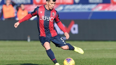 Bologna, lesione al bicipite femorale per Medel