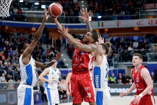 Milano ritrova il sorriso in campionato. Virtus Bologna, Sassari e Trento ok