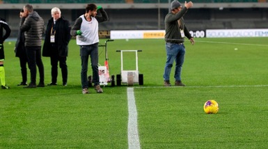 Verona-Genoa, incredibile: linee storte, posticipato l'inizio della gara