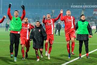 Monza rullo compressore, 3-0 esterno al Novara. Pontedera-Renate 2-1