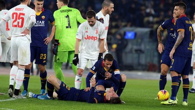 Roma, Zaniolo ko: è rottura del crociato. Post di Dybala sui social