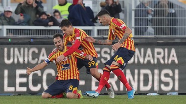 L'Inter frena a Lecce: 1-1. Brescia, Balotelli entra e prende subito il rosso