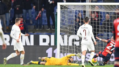Genoa ko con la Roma: Perin, che errore di piede