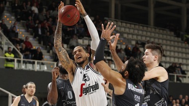 Eurocup, Virtus Bologna si prende il derby: passa a Trento 73-67