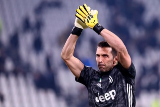 Buffon, super Gigi 42: auguri, Champions di questi giorni!