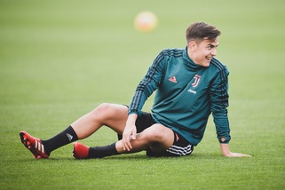 Dybala, tanta voglia di Juve: maxi allenamento di tre ore in campo