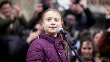 Il carro con Greta Thunberg al Carnevale di Viareggio