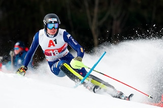 Slalom a Kitzbühel, Braathen in testa dopo la prima manche. Vinatzer sesto