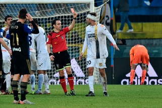 Giudice Sportivo di B, stangato Troest: tre giornate