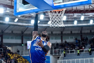 Brindisi cade in Ungheria: è fuori dalla Champions. Sassari passeggia