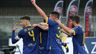 Udogie firma col Verona il primo contratto da professionista