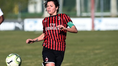 Il Milan vince il recupero con la Pink Bari ed è secondo, ma la Juve resta a +8