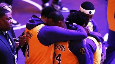 Bryant, la commozione dei Lakers. LeBron James: "Il cuore è a pezzi"