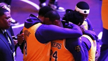 Bryant, la commozione dei Lakers. LeBron James: "Il cuore è a pezzi"