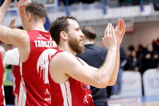 Milano espugna Brindisi 77-74, la Virtus Bologna stende Pesaro