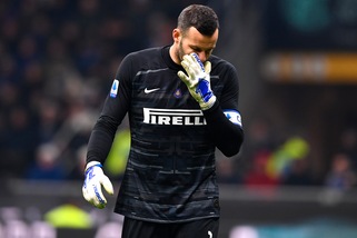 Trauma alla mano per Handanovic: in dubbio per Inter-Udinese