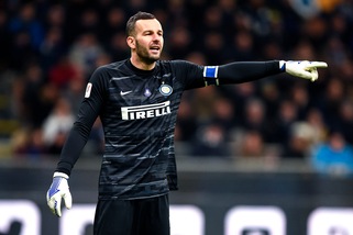 Inter, Handanovic a rischio per il derby: "Infrazione al quinto dito"