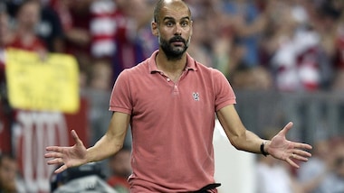 Guardiola, il retroscena di Rummenigge: “Voleva far giocare Neuer a centrocampo”