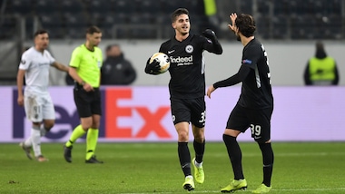 Bundesliga, Eintracht travolgente: 5-0 all'Augsburg, in gol anche Andre Silva