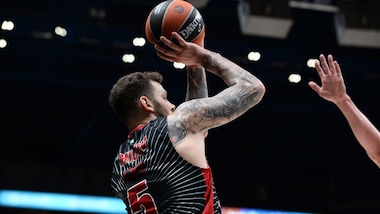 Eurolega, l'Olimpia Milano perde a Barcellona: si complica il discorso playoff