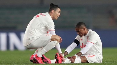 Douglas Costa, fiato sospeso: la Champions League resta a rischio