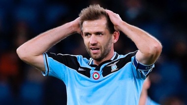 Lazio, Lulic operato: probabile un mese e mezzo di stop