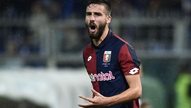 Cagliari, Pavoletti: "Mi sono fatto male a cena: nessuna scazzottata"