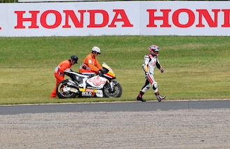 Moto2, Sam Lowes infortunato: salta i test a Jerez