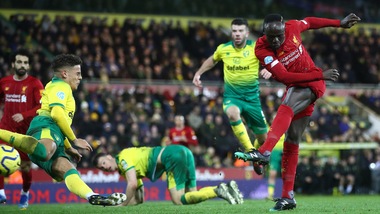 Premier, il Liverpool fatica e vince a Norwich: +25 sul Manchester City