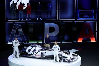 F1, Alpha Tauri in pista: primi giri per Kvyat e Gasly