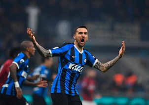 Sunday Express: "Il Chelsea vuole Vecino, offerta di 28 milioni per l'Inter"