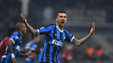 Sunday Express: "Il Chelsea vuole Vecino, offerta di 28 milioni per l'Inter"