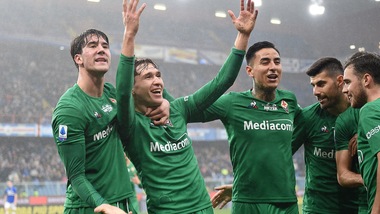 Serie A, 5-1 della Fiorentina alla Sampdoria: Vlahovic-Chiesa show. Parma ok, basta Gervinho