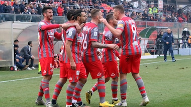 Cremonese, 5-0 al Trapani con Palombi e Gaetano. Frosinone-Perugia 1-0