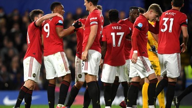 Premier, lo United torna in corsa per la Champions: Chelsea ko 2-0