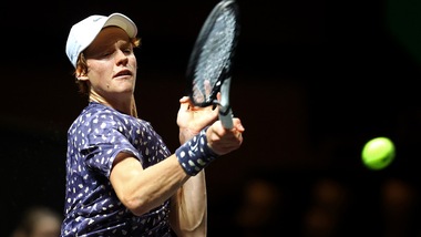 Sinner show per un set poi il crollo, Medvedev avanza a Marsiglia