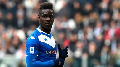 Balotelli, il Brescia: "Prendiamo le distanze dalle sue frasi"