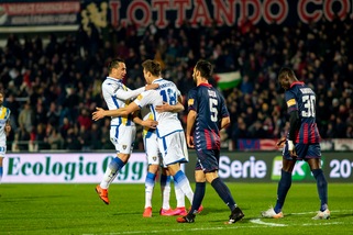 Cosenza-Frosinone 0-2: Dionisi e Novakovich suonano la quinta