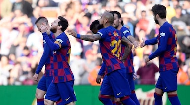 Il Barcellona vince con il poker di Messi, avvertito il Napoli. Perde il Real Madrid