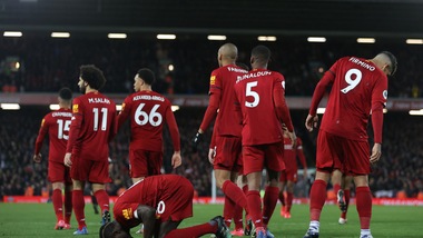 Premier, la papera di Fabianski "salva" il Liverpool. West Ham ko 3-2