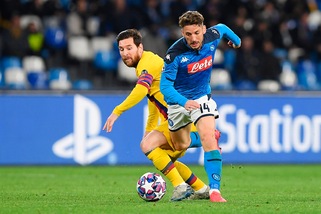 Napoli, forte trauma contusivo alla caviglia per Mertens