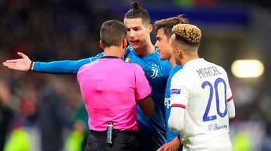 Lione-Juve, la moviola: su Cristiano Ronaldo era rigore. Manzano, non ci siamo