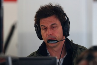 Mercedes, Wolff non si fida della Ferrari: "Può andare più veloce"